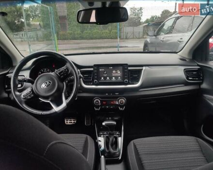 Сірий Кіа Stonic, об'ємом двигуна 1.37 л та пробігом 58 тис. км за 17000 $, фото 13 на Automoto.ua