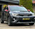 Серый Киа Stonic, объемом двигателя 1.37 л и пробегом 83 тыс. км за 18500 $, фото 1 на Automoto.ua