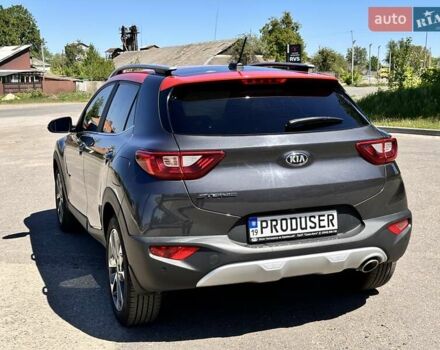 Серый Киа Stonic, объемом двигателя 1.37 л и пробегом 57 тыс. км за 19500 $, фото 9 на Automoto.ua
