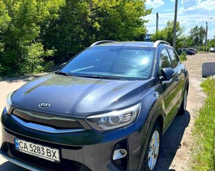 Серый Киа Stonic, объемом двигателя 1.4 л и пробегом 117 тыс. км за 13700 $, фото 1 на Automoto.ua