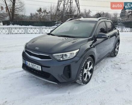 Серый Киа Stonic, объемом двигателя 1.58 л и пробегом 148 тыс. км за 15200 $, фото 1 на Automoto.ua