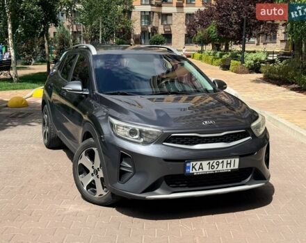Сірий Кіа Stonic, об'ємом двигуна 1.58 л та пробігом 155 тис. км за 13100 $, фото 1 на Automoto.ua