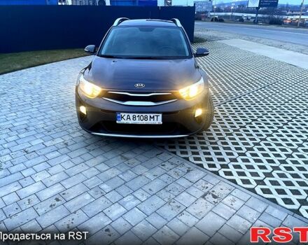 Серый Киа Stonic, объемом двигателя 1.4 л и пробегом 87 тыс. км за 13500 $, фото 1 на Automoto.ua