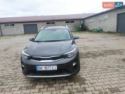 Киа Stonic 2018 в Ровно на Automoto.ua Серый Киа Stonic, объемом двигателя 1.37 л и пробегом 58 тыс. км за 17000 $, фото 1 на Automoto.ua