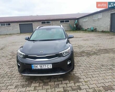Сірий Кіа Stonic, об'ємом двигуна 1.37 л та пробігом 58 тис. км за 17000 $, фото 1 на Automoto.ua