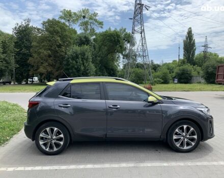 Серый Киа Stonic, объемом двигателя 1.4 л и пробегом 48 тыс. км за 15800 $, фото 1 на Automoto.ua