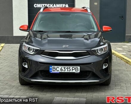 Серый Киа Stonic, объемом двигателя 1.4 л и пробегом 47 тыс. км за 18000 $, фото 1 на Automoto.ua