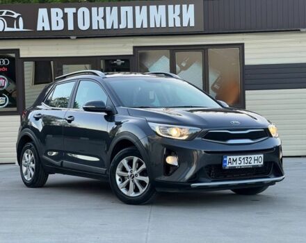 Сірий Кіа Stonic, об'ємом двигуна 1.4 л та пробігом 45 тис. км за 18350 $, фото 1 на Automoto.ua