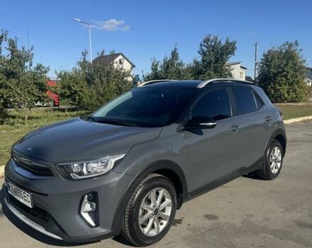 Серый Киа Stonic, объемом двигателя 1.37 л и пробегом 36 тыс. км за 18500 $, фото 1 на Automoto.ua