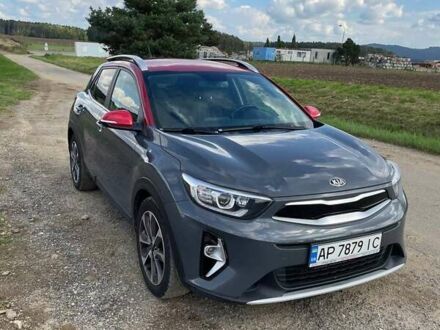 Сірий Кіа Stonic, об'ємом двигуна 1.37 л та пробігом 73 тис. км за 15800 $, фото 1 на Automoto.ua