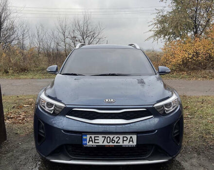 Синій Кіа Stonic, об'ємом двигуна 1.6 л та пробігом 200 тис. км за 14500 $, фото 5 на Automoto.ua