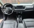 Синий Киа Stonic, объемом двигателя 1.6 л и пробегом 130 тыс. км за 15300 $, фото 5 на Automoto.ua
