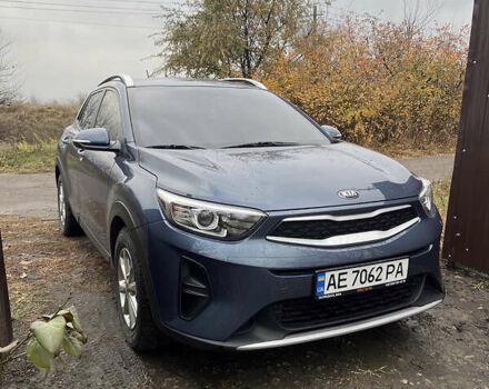 Синій Кіа Stonic, об'ємом двигуна 1.6 л та пробігом 200 тис. км за 14500 $, фото 6 на Automoto.ua