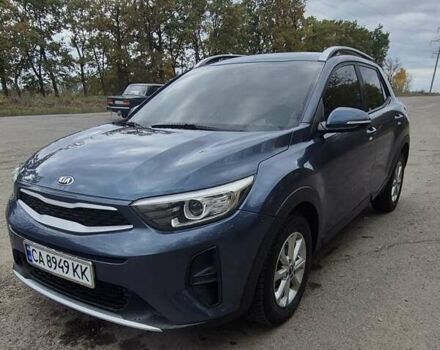 Синий Киа Stonic, объемом двигателя 1.6 л и пробегом 130 тыс. км за 15300 $, фото 2 на Automoto.ua