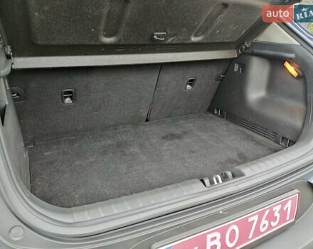 Синий Киа Stonic, объемом двигателя 1.6 л и пробегом 144 тыс. км за 15955 $, фото 23 на Automoto.ua