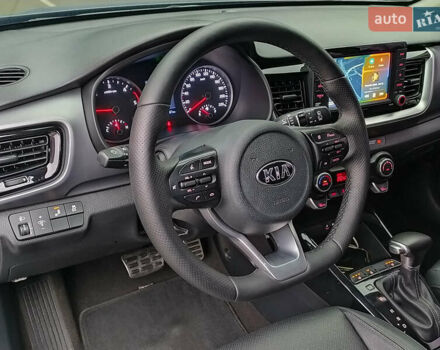 Синий Киа Stonic, объемом двигателя 1.6 л и пробегом 144 тыс. км за 15955 $, фото 13 на Automoto.ua