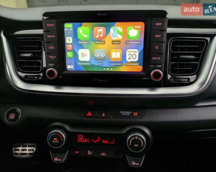 Синий Киа Stonic, объемом двигателя 1.6 л и пробегом 144 тыс. км за 15955 $, фото 19 на Automoto.ua