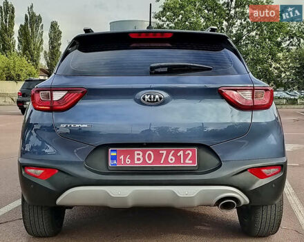 Синий Киа Stonic, объемом двигателя 1.6 л и пробегом 134 тыс. км за 16555 $, фото 6 на Automoto.ua