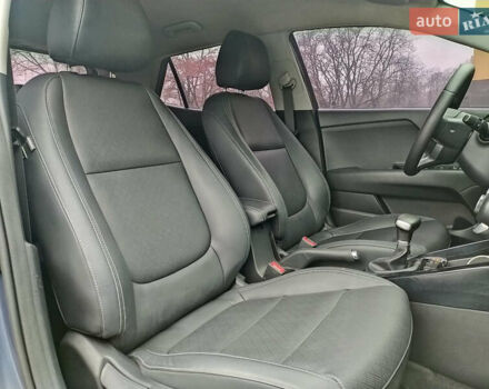 Синий Киа Stonic, объемом двигателя 1.6 л и пробегом 144 тыс. км за 15955 $, фото 17 на Automoto.ua