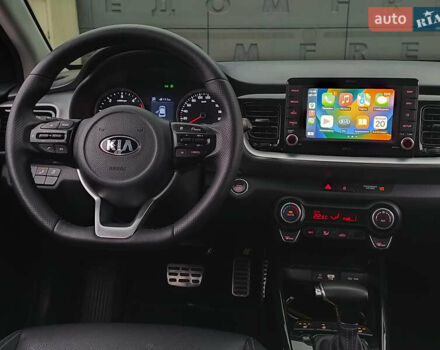 Синий Киа Stonic, объемом двигателя 1.6 л и пробегом 144 тыс. км за 15955 $, фото 18 на Automoto.ua