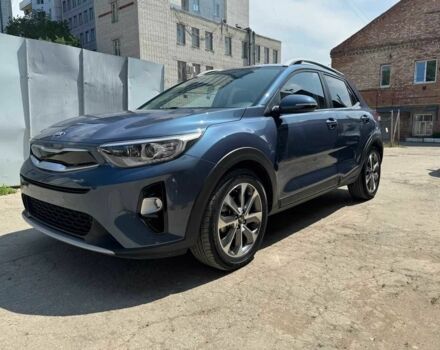 Синий Киа Stonic, объемом двигателя 1.6 л и пробегом 95 тыс. км за 11100 $, фото 1 на Automoto.ua