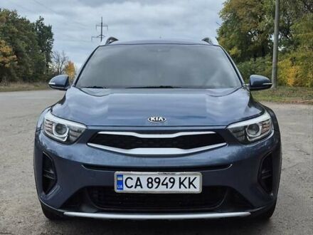 Синий Киа Stonic, объемом двигателя 1.6 л и пробегом 130 тыс. км за 15300 $, фото 1 на Automoto.ua
