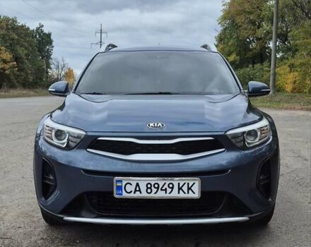 Синий Киа Stonic, объемом двигателя 1.6 л и пробегом 130 тыс. км за 15300 $, фото 1 на Automoto.ua