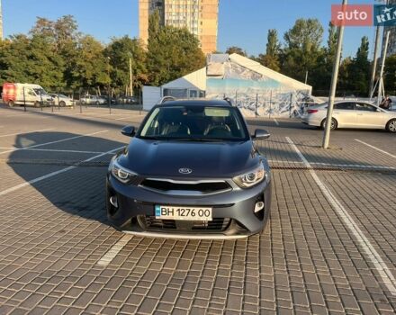 Синий Киа Stonic, объемом двигателя 1.58 л и пробегом 97 тыс. км за 15700 $, фото 1 на Automoto.ua