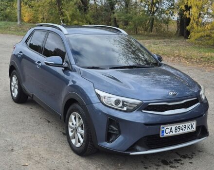 Синий Киа Stonic, объемом двигателя 1.6 л и пробегом 130 тыс. км за 16700 $, фото 1 на Automoto.ua