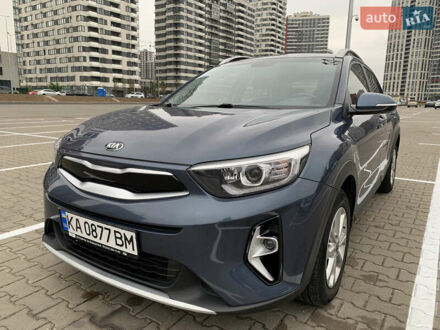 Киа Stonic 2020 в Киеве на Automoto.ua Синий Киа Stonic, объемом двигателя 1.37 л и пробегом 95 тыс. км за 18300 $, фото 1 на Automoto.ua