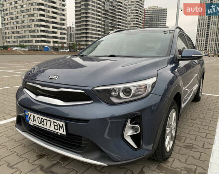 Синий Киа Stonic, объемом двигателя 1.37 л и пробегом 95 тыс. км за 18300 $, фото 1 на Automoto.ua