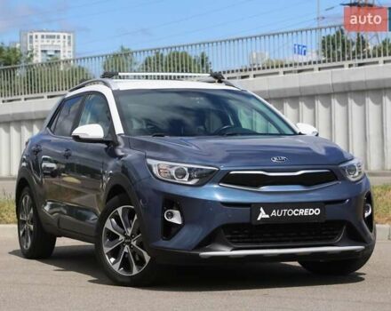 Синий Киа Stonic, объемом двигателя 1.37 л и пробегом 101 тыс. км за 16900 $, фото 1 на Automoto.ua