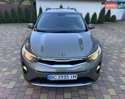 Зеленый Киа Stonic, объемом двигателя 1.37 л и пробегом 117 тыс. км за 11950 $, фото 14 на Automoto.ua