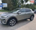 Зеленый Киа Stonic, объемом двигателя 1.37 л и пробегом 117 тыс. км за 12750 $, фото 4 на Automoto.ua