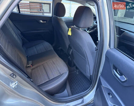 Зеленый Киа Stonic, объемом двигателя 1.37 л и пробегом 117 тыс. км за 11950 $, фото 24 на Automoto.ua