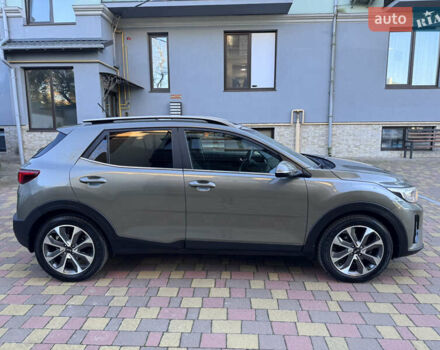 Зеленый Киа Stonic, объемом двигателя 1.37 л и пробегом 117 тыс. км за 11950 $, фото 10 на Automoto.ua