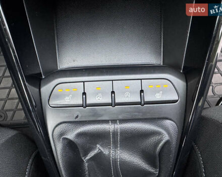 Зеленый Киа Stonic, объемом двигателя 1.37 л и пробегом 117 тыс. км за 12750 $, фото 52 на Automoto.ua