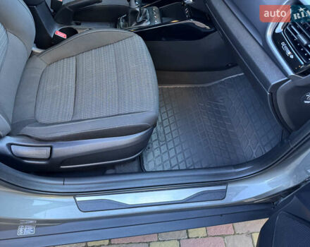 Зеленый Киа Stonic, объемом двигателя 1.37 л и пробегом 117 тыс. км за 11950 $, фото 28 на Automoto.ua