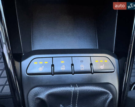 Зеленый Киа Stonic, объемом двигателя 1.37 л и пробегом 117 тыс. км за 11950 $, фото 37 на Automoto.ua