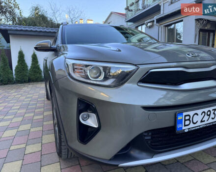 Зеленый Киа Stonic, объемом двигателя 1.37 л и пробегом 117 тыс. км за 11950 $, фото 18 на Automoto.ua