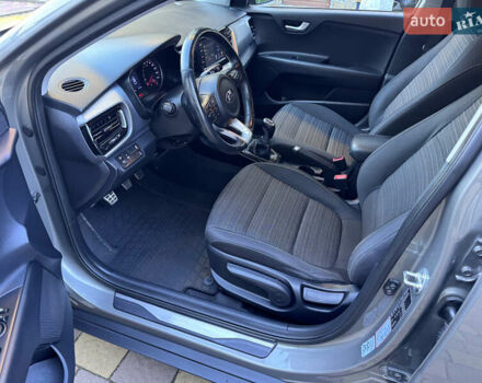 Зеленый Киа Stonic, объемом двигателя 1.37 л и пробегом 117 тыс. км за 11950 $, фото 31 на Automoto.ua