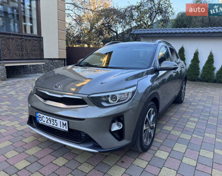 Зеленый Киа Stonic, объемом двигателя 1.37 л и пробегом 117 тыс. км за 11950 $, фото 16 на Automoto.ua