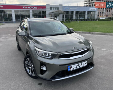 Зеленый Киа Stonic, объемом двигателя 1.37 л и пробегом 117 тыс. км за 12750 $, фото 16 на Automoto.ua