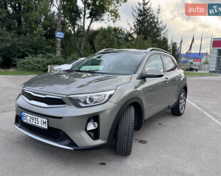 Зеленый Киа Stonic, объемом двигателя 1.37 л и пробегом 117 тыс. км за 12750 $, фото 17 на Automoto.ua