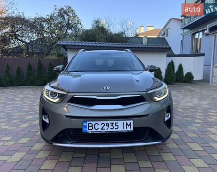 Зеленый Киа Stonic, объемом двигателя 1.37 л и пробегом 117 тыс. км за 11950 $, фото 15 на Automoto.ua