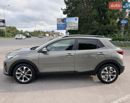Зеленый Киа Stonic, объемом двигателя 1.37 л и пробегом 117 тыс. км за 12750 $, фото 5 на Automoto.ua