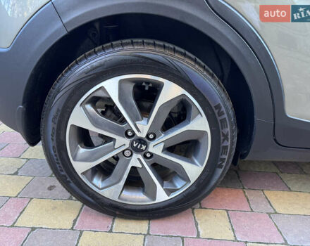 Зеленый Киа Stonic, объемом двигателя 1.37 л и пробегом 117 тыс. км за 11950 $, фото 29 на Automoto.ua