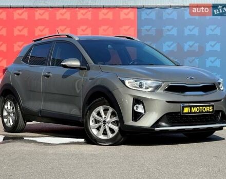 Зелений Кіа Stonic, об'ємом двигуна 1.37 л та пробігом 28 тис. км за 18500 $, фото 1 на Automoto.ua