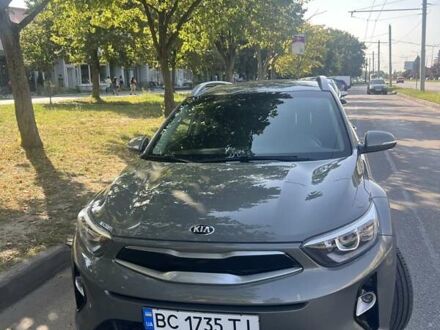 Киа Stonic 2019 в Львове на Automoto.ua Зеленый Киа Stonic, объемом двигателя 1.37 л и пробегом 86 тыс. км за 16500 $, фото 1 на Automoto.ua