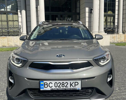 Зелений Кіа Stonic, об'ємом двигуна 1.37 л та пробігом 44 тис. км за 18700 $, фото 1 на Automoto.ua